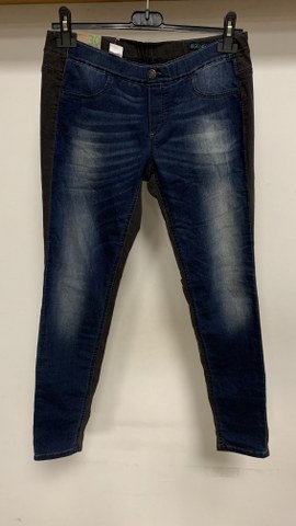 NOVE BENETTON elastične hlače, št. L