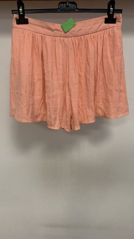 BERSHKA lahkotne kratke hlače, št. M